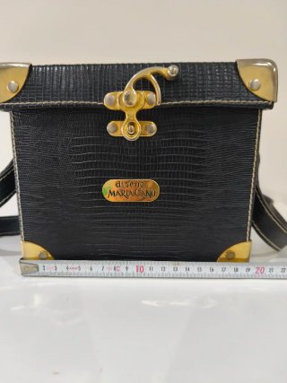 Bolso baúl vintage MARIA CANO negro/dorado
