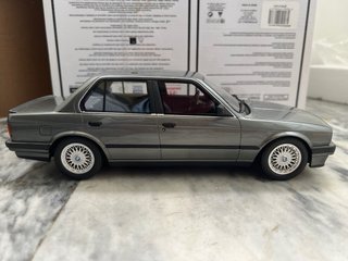 BMW E30 325i Otto 1:18 Gris
