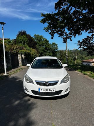 Opel Astra 2011