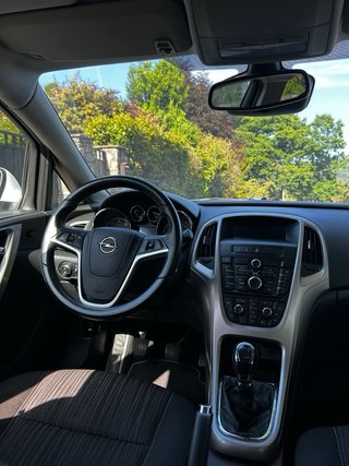 Opel Astra 2011