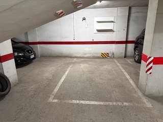 Garaje en alquiler en Marxalenes en Valencia