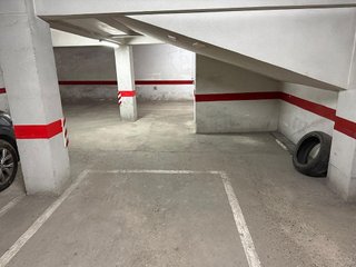 Garaje en alquiler en Marxalenes en Valencia
