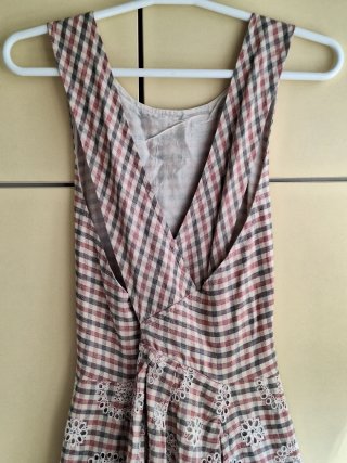 Vestido cuadros con encaje