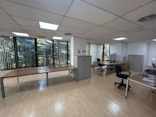Oficina en alquiler en Les Corts en Barcelona