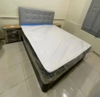 Canapé abatible madera con colchónes viscoelástica