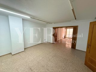 Local comercial en alquiler en Carrús Est - Camí dels Magros en Elche