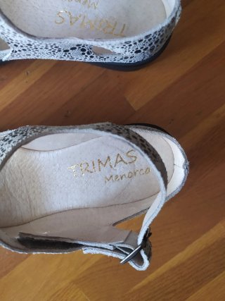 Sandalias blanco y negras