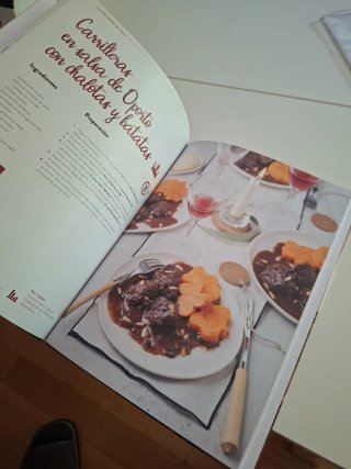 Libro de cocina "40 AÑOS NAVIDADES"