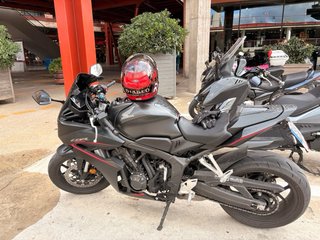 Honda CBR650R Negra y Roja