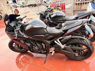 Honda CBR650R Negra y Roja