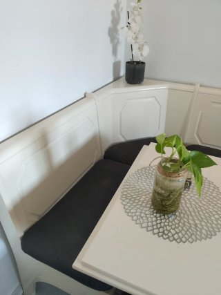 Conjunto mesa, banco cocina y 3 sillas