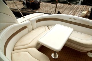 Embarcación Sea Ray 320 DA.