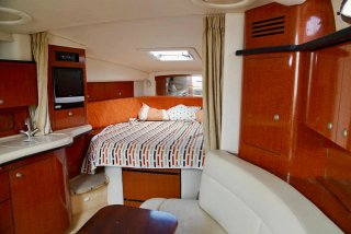 Embarcación Sea Ray 320 DA.