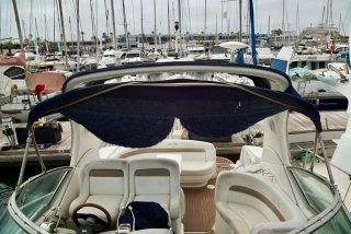 Embarcación Sea Ray 320 DA.