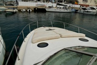 Embarcación Sea Ray 320 DA.
