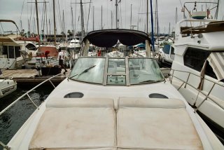 Embarcación Sea Ray 320 DA.