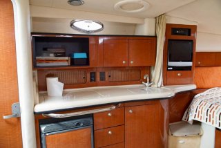Embarcación Sea Ray 320 DA.