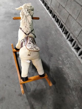 Caballito balancín clásico