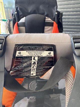 Mochila portabebés senderismo naranja