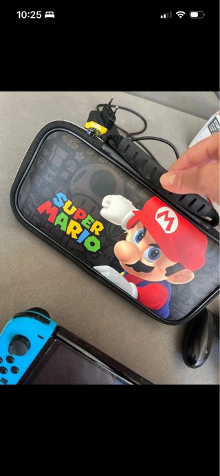 Nintendo Switch OLED + Estuche Mario + FIFA 23