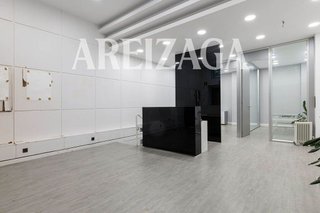 Local comercial en alquiler en Centro en San Sebastián-Donostia