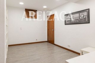 Local comercial en alquiler en Centro en San Sebastián-Donostia