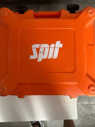 Pistola de clavos Spid con maletín