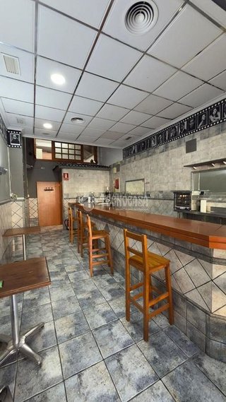 Local comercial en alquiler en Paus - Poligono San Blas en Alicante