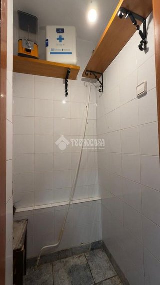 Local comercial en alquiler en Paus - Poligono San Blas en Alicante