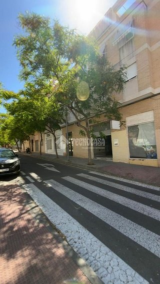 Local comercial en alquiler en Paus - Poligono San Blas en Alicante