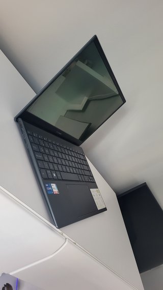 Portátil ASUS ZenBook 13 OLED i7