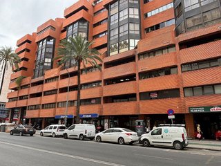 Oficina en alquiler en Los Remedios en Sevilla