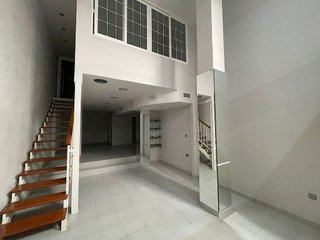 Local comercial en alquiler en Alcantarilla
