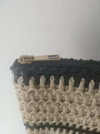 Bolso de rafia beige y gris
