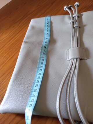Bolso de mano mujer  en color gris