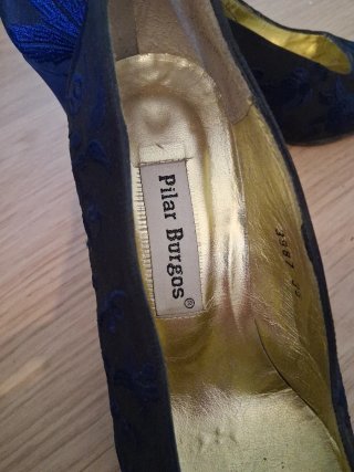 Tacones Pilar Burgos Negro y Azul