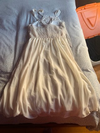Vestido de fiesta champán con pedrería