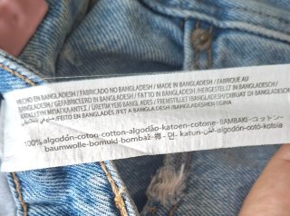 Short vaquero desgastado Mom fit Stradivarius T.34