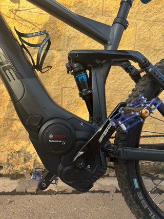 Bicicleta Eléctrica Cube Stereo Hybrid 140