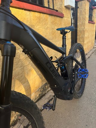 Bicicleta Eléctrica Cube Stereo Hybrid 140
