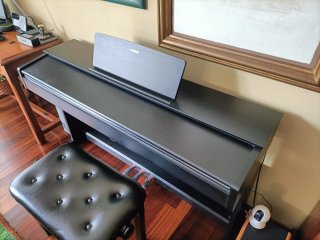 Piano Digital Yamaha Arius YDP-143