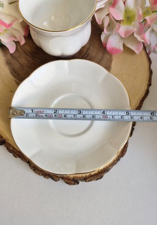 Taza y platillo porcelana inglesa dorada