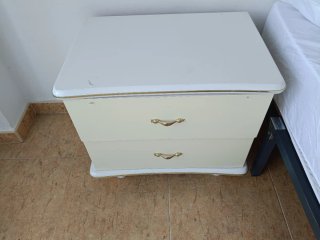 Cómoda y 2 mesitas de noche madera