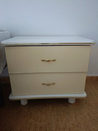 Cómoda y 2 mesitas de noche madera