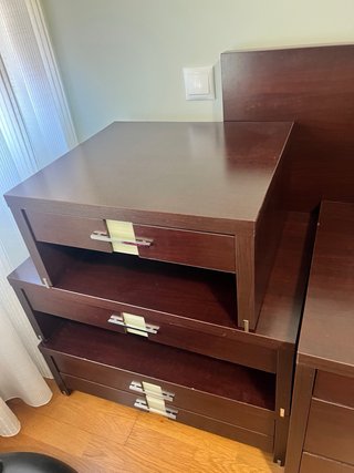 Conjunto dormitorio madera oscura