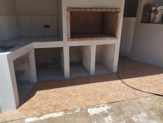 Suelo para barbacoa