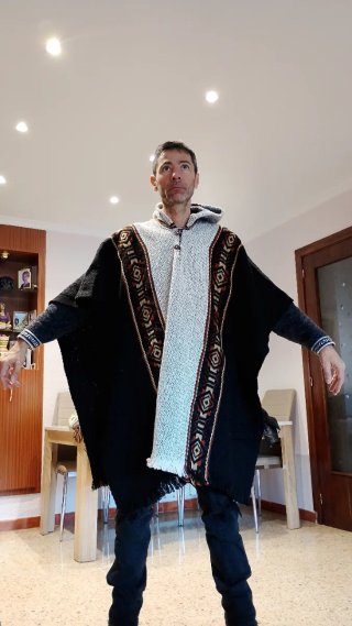 Poncho de lana virgen