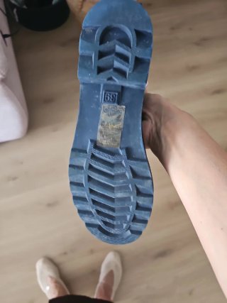 Botas de agua azules con hebilla