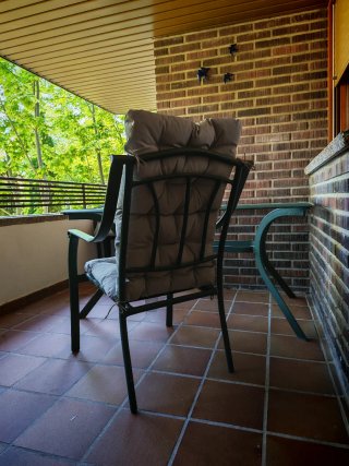 Mesa y 4 sillones de jardín