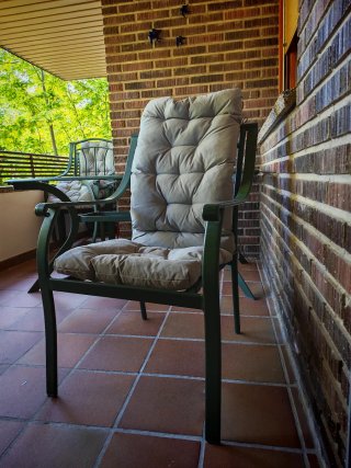 Mesa y 4 sillones de jardín